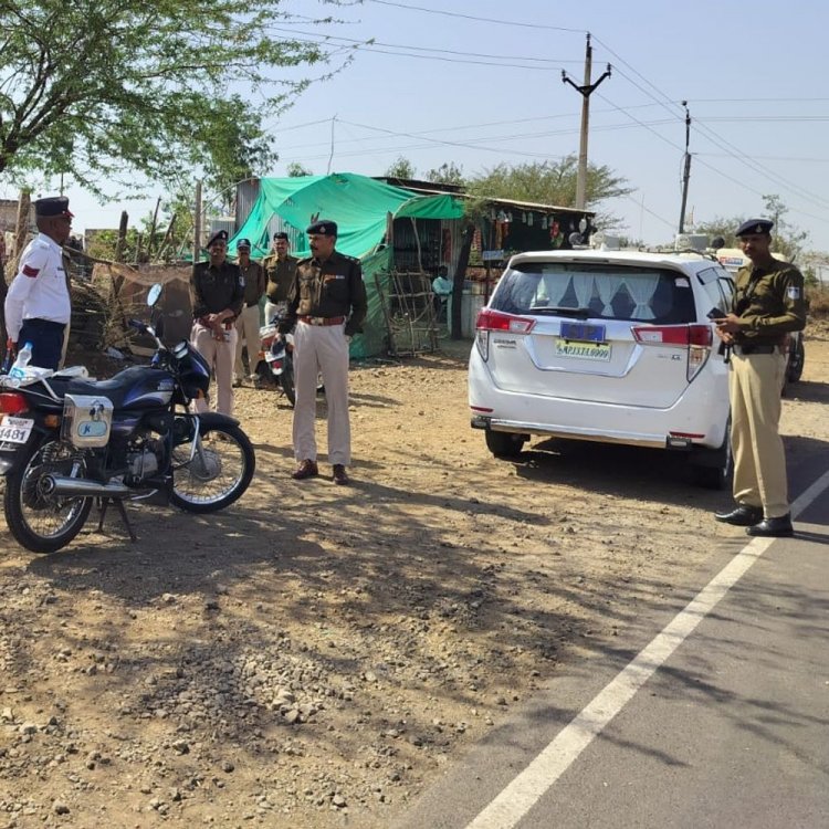 आगर मालवा में शव की सूचना पर पुलिस पहुंची:सफेद चादर में लिपटा व्यक्ति निकला जीवित, चेकिंग के बाद बाइक से चला गया