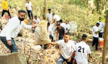 गुलाब का फूल देकर कहा कचरा न करें, 3 घंटे श्रमदान, स्वच्छता के प्रति किया जागरूक