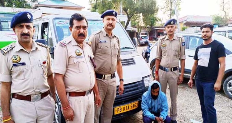 कांगड़ा में स्कूटी को टक्कर मार भागा टैक्सी चालक, सुरेश रैना के ममेरे भाई सहित 2 की मौत