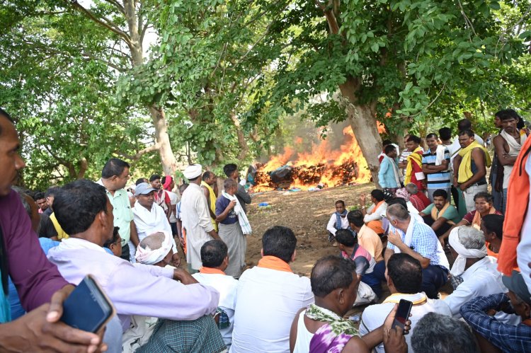 कबीरधाम में हुई सड़क दुर्घटना में मृत ग्रामीणों के प्रति मुख्यमंत्री विष्णु देव साय ने जताया शोक
