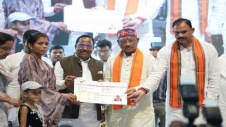 CM साय ने बच्चों को दिया सिकल सेल जेनेटिक कार्ड, अब कहीं भी करा सकेंगे इलाज, स्वास्थ्य विभाग के कर्मचारियों के रुके वेतन जल्द होंगे जारी, मंत्री श्यामबिहारी ने की घोषणा