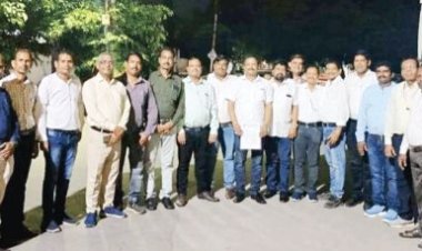 सीएम से टीचर्स एसो. की मुलाकात, प्रथम नियुक्ति से पुरानी पेंशन देने सहित मांगों पर चर्चा