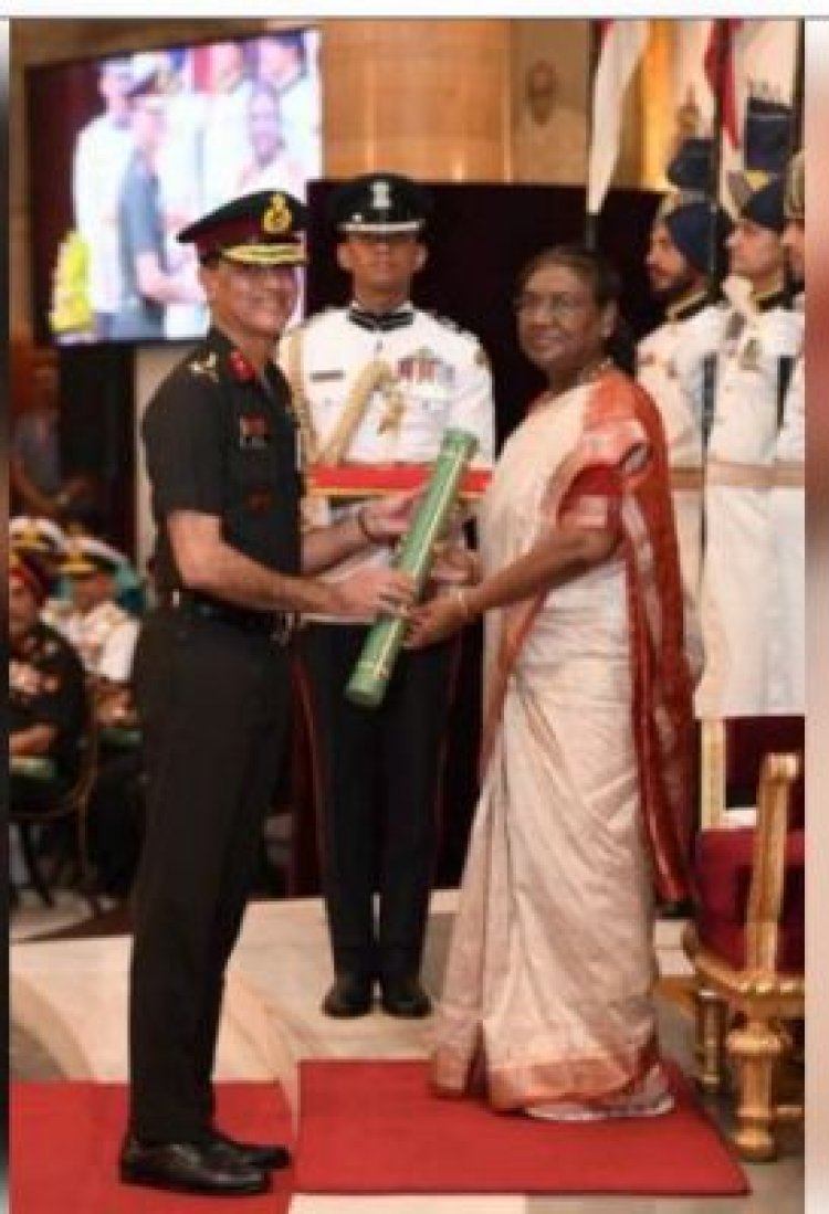 आर्मी व नेवी चीफ को परम विशिष्ट सेवा मेडल