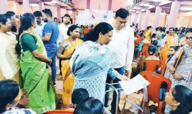 विधायक उसेंडी ने दिव्यांगों को बांटे उपकरण