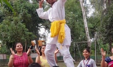 सेपलिंग्स एवं स्वामी विवेकानंद स्कूल में मनाया जन्माष्टमी पर्व:राधा-कृष्ण बने छात्रों ने दी सांस्कृतिक प्रस्तुति, मटकी फोड़ रहा मुख्य आकर्षण