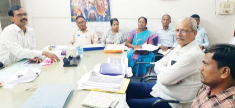 कृषि योजनाओं की समीक्षा