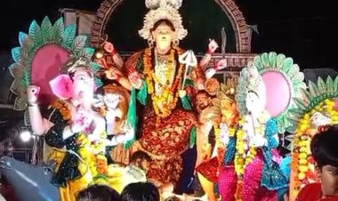 शिवपुरी में नवमीं की रात मां की मूर्तियों का विसर्जन:सुबह 4 बजे तक चला; हजारों की संख्या में उमड़ी भीड़, कार्यक्रम हुए आयोजित