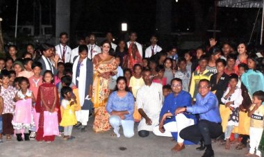 करमवीर ग्रुप फॉर नेशन भोपाल की सार्थक दिवाली:जरुरतमंद बच्चों को बांटे कपड़े, फुलझडियां और मिठाई,पंकज श्रीवास्तव ने कहा बच्चे उपहार के हकदार