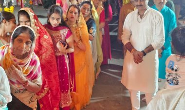 शाजापुर का आसमान जगमगाया:लोगों ने दीपावली का पर्व मनाया, गज लक्ष्मी मंदिर में माता के दर्शन किए