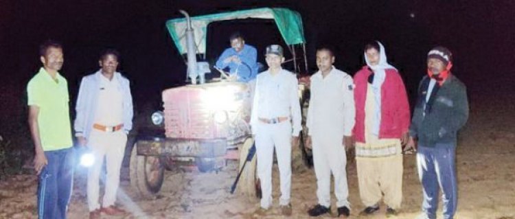 वन विभाग की जमीन पर कब्जा करने रात में जुताई, ट्रैक्टर जब्त, आरोपी फरार