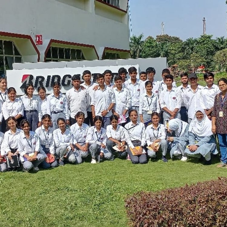 सिका कॉलेज के स्टूडेंट्स पहुंचे ब्रिजस्टोन कंपनी:जानी टायर बनाने की प्रोसेस, वर्क कल्चर से हुए रुबरू