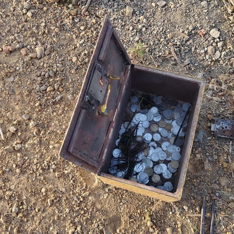 रतलाम में चोर बना रहे मंदिरों को निशाना:एक ही रात में तीन मंदिरों में चोरी; दानपात्र खेत में फेंक गए बदमाश