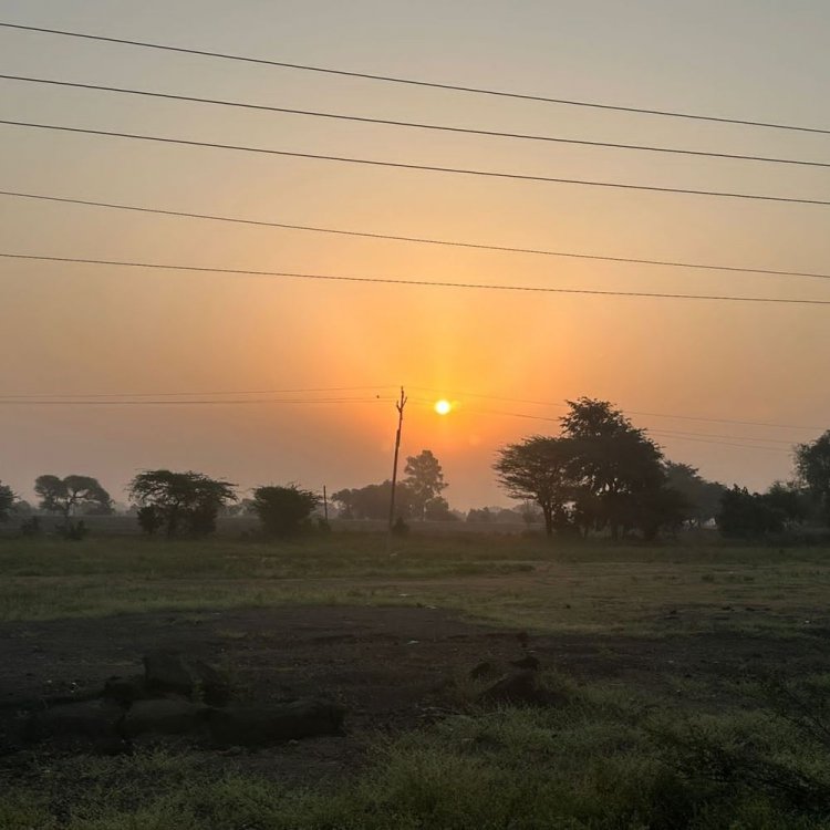 मंदसौर में हल्की ठंड का एहसास:न्यूनतम तापमान 19 डिग्री तक पहुंचा, अधिकतम तापमान के कारण दिन में हो रही गर्मी