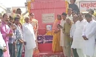 पंडित जवाहरलाल नेहरू की 135वीं जयंती:कांग्रेस नेताओं ने दी श्रद्धांजलि; बोले- उन्होंने विश्व में देश की एक अलग पहचान बनाई