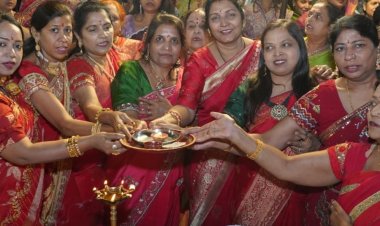 इंदौर में अग्रवाल समाजजन का अन्नकूट महोत्सव:श्रीनाथजी का दरबार सजाकर लगाया 56 भोग, खाटू श्याम की भजन संध्या भी हुई