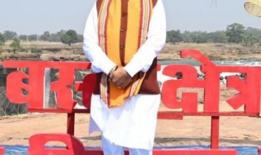 मुख्यमंत्री श्री विष्णु देव साय का बस्तरिया अंदाज में हुआ स्वागत, गौरसिंग मुकुट पहनाकर किया गया अभिनन्दन, मुख्यमंत्री ने किया बस्तर हाट की थीम पर आधारित एक्सपीरियंस जोन और स्टाल्स का अवलोकन