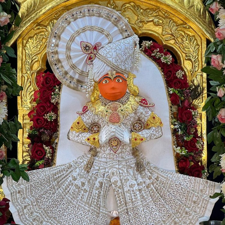 इंदौर में देवोत्थानी एकादशी पर विशेष शृंगार:श्रीराम भक्त हनुमान एवं अनादिकाल तपेश्वर महादेव मंदिर में विशेष आरती और प्रसाद वितरण हुआ