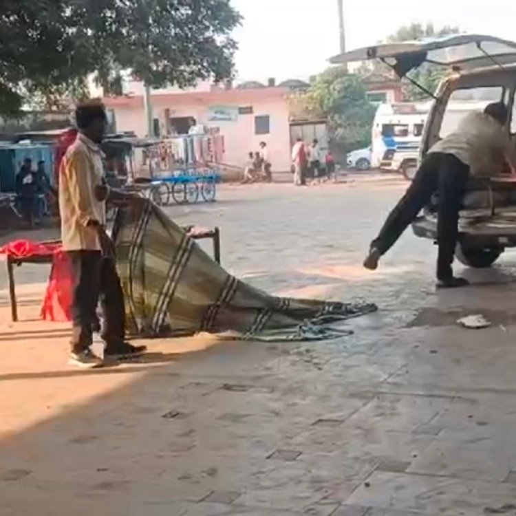 श्योपुर के दीनदयाल बस स्टैंड पर पड़ी मिली अज्ञात लाश:ठंड से ठिठुरकर मौत होने की आशंका; पीएम रिपोर्ट का इंतजार