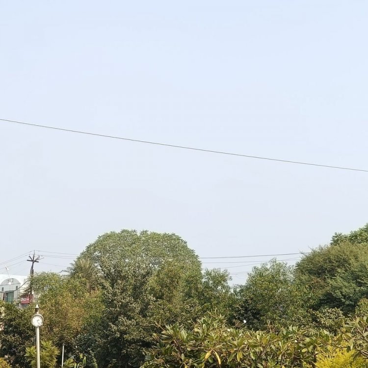 अशोकनगर में रात का तापमान गिरा, दिन का बढ़ा:पहली बार न्यूनतम तापमान 9.8 डिग्री पर आया, अधिकतम 27.8 पर पहुंचा