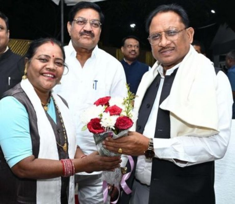 मुख्यमंत्री श्री साय को राज्य स्तरीय भव्य पंथी नृत्य प्रतियोगिता के लिए मिला न्योता, खाद्य मंत्री श्री बघेल के नेतृत्व में सतनामी समाज के प्रतिनिधिमण्डल ने मुख्यमंत्री से की मुलाकात, नवागढ़ में 19 से 21 दिसंबर तक होगी भव्य पंथी नृत्य प्रतियोगिता, देश के विभिन्न राज्यों के नर्तक दल लेंगे हिस्सा