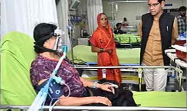 छत्तीसगढ़-रायपुर के एम्स और मेकाहारा अस्पताल पहुंचे राजस्व मंत्री टंकराम वर्मा, मरीजों से स्वास्थ्य की ली जानकारी