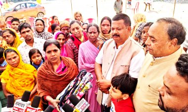 सात सौ से ज्यादा जरूरतमंदों को कांग्रेसी नेता ओम प्रकाश गुप्ता ने किया कंबल वितरण