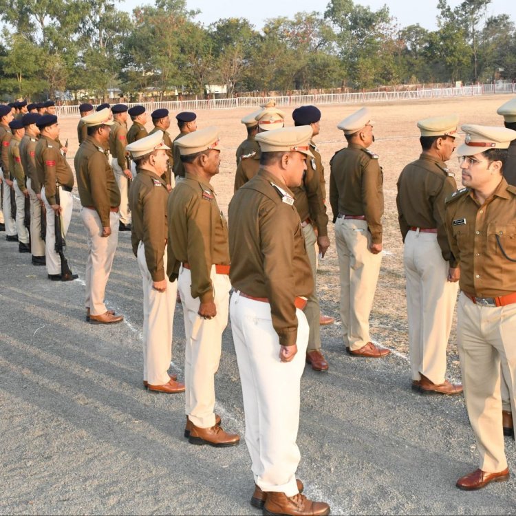 सीहोर पुलिस ग्राउंड में जनरल परेड का आयोजन:एसपी बोले- परेड से जवानों में एकता और अनुशासन की भावना को मिलती है मजबूती