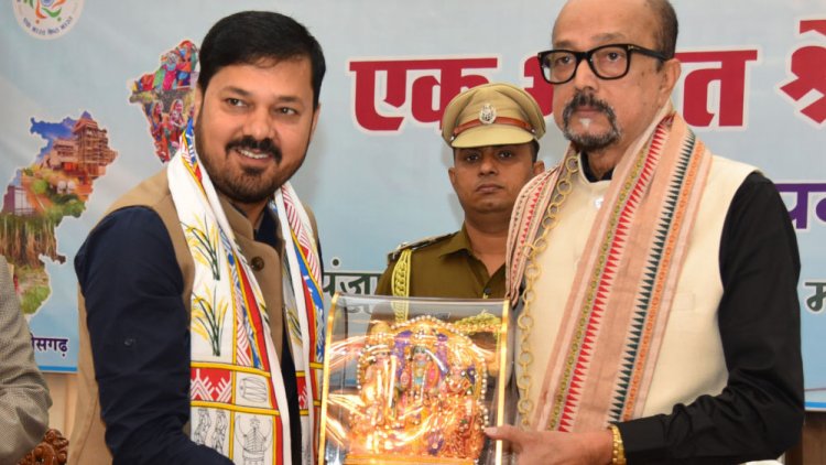 सांस्कृतिक विविधता हमें समृद्ध और शक्तिशाली बनाती है – राज्यपाल डेका सांस्कृतिक विविधता हमें समृद्ध और शक्तिशाली बनाती है