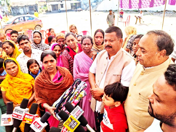 सात सौ से ज्यादा जरूरतमंदों को कांग्रेसी नेता ओम प्रकाश गुप्ता ने किया कंबल वितरण