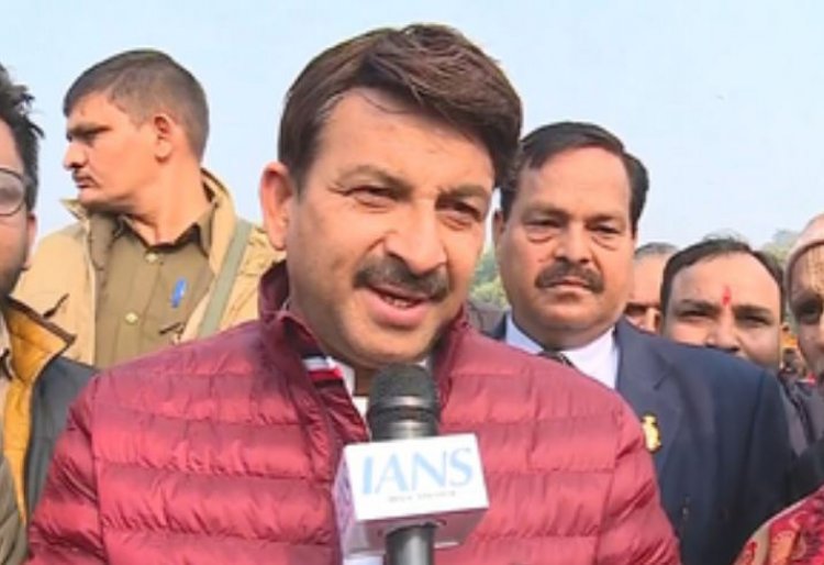 दिल्ली सरकार आम लोगों के साथ बहुत बड़ी धोखाधड़ी कर रही : मनोज तिवारी