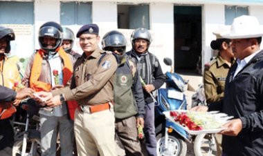 यातायात नियमों का पालन करने किया जागरूक