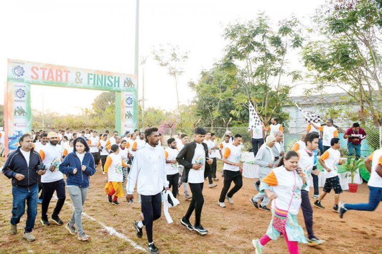 एनएमडीसी में रिपब्लिक डे रन, 400 लोगों ने लिया हिस्सा