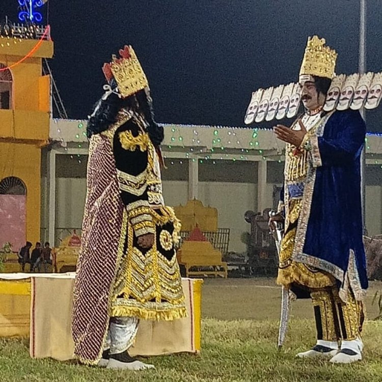 विदिशा में चलित रामलीला:सीता हरण की लीला में दिखा रावण का छल, जटायु से हुआ घमासान युद्ध