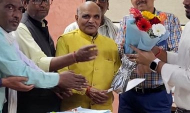 एमपी वेयरहाउसिंग कॉर्पोरेशन के नए एमडी का स्वागत:कर्मचारी संघ ने श्रमिकों की स्थाई नियुक्ति समेत अन्य मांगों का ज्ञापन सौंपा