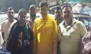 सफाई व्यवस्था देखने सुबह 5 बजे सड़कों में घूमें महापौर:हजारी पाइंट पहुंचकर चेक किया रजिस्टर, सफाई कर्मचारियों से की बातचीत