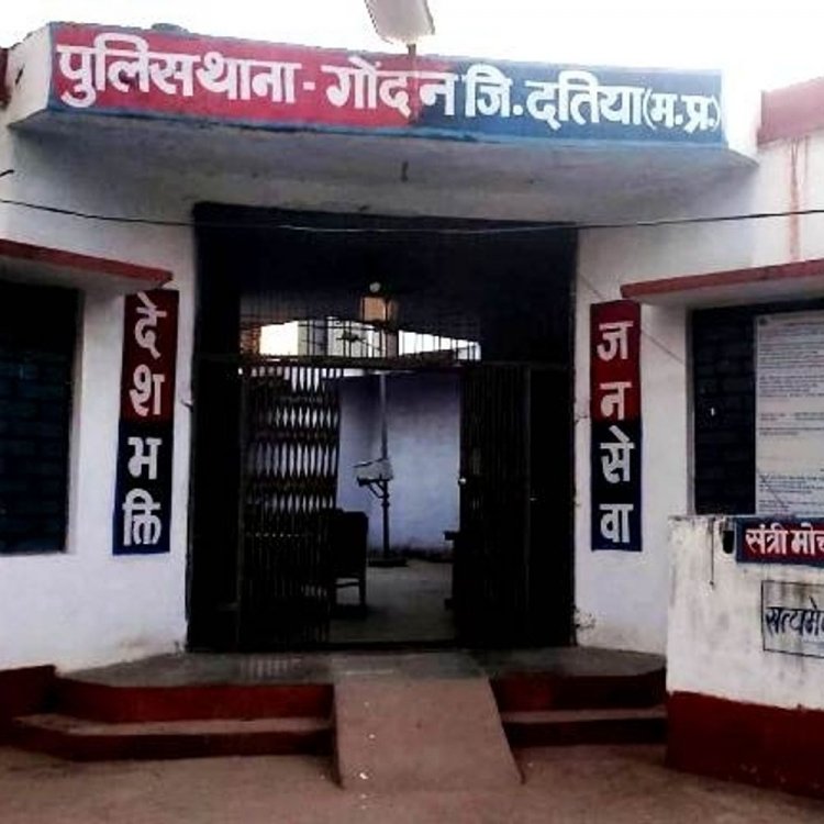 दहेज के लिए पत्नी को घर से निकाला:50 हजार और कार की मांग, डेढ़ साल से मायके में रह रही महिला; पति-सास-ससुर पर केस