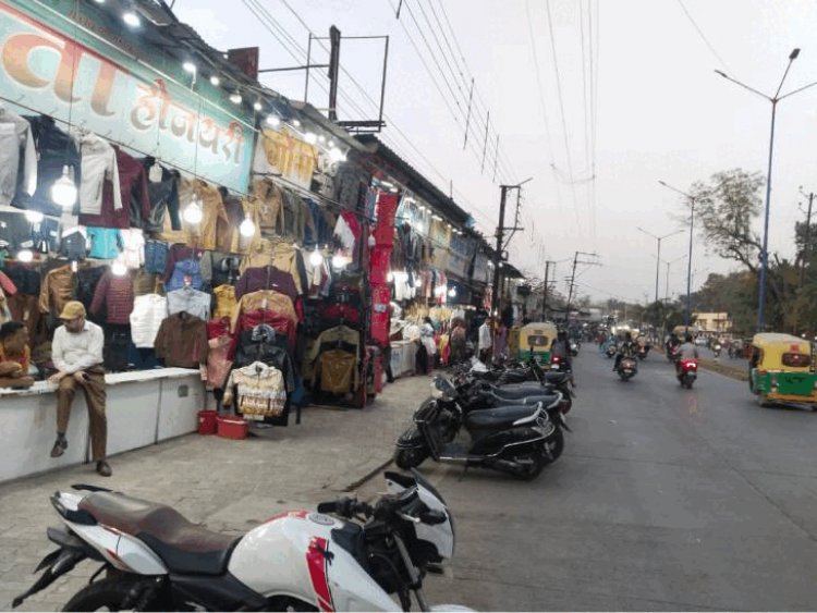 शिवाजी मार्केट के व्यापारी विस्थापन के विरोध में:महापौर से बोले- शहर के किसी भी कोने में भेज दें पर ग्राउंड फ्लोर की दुकानें चाहिए