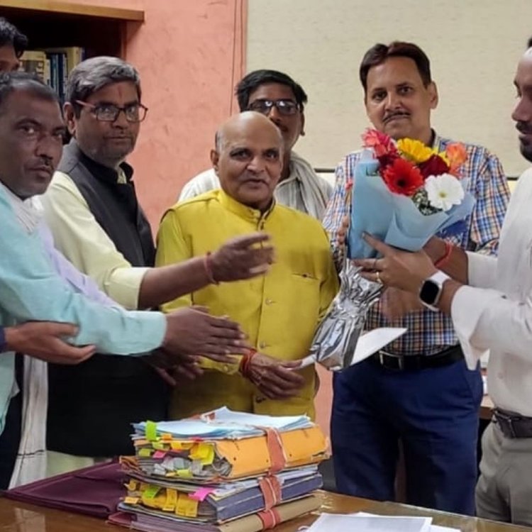 एमपी वेयरहाउसिंग कॉर्पोरेशन के नए एमडी का स्वागत:कर्मचारी संघ ने श्रमिकों की स्थाई नियुक्ति समेत अन्य मांगों का ज्ञापन सौंपा