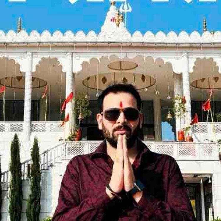 सनातन धर्म की जागरूकता का अभियान:इंदौर के आनंद शर्मा ने 400 से अधिक सिद्ध मंदिरों का किया भ्रमण