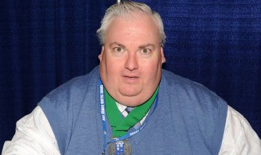 हैरी पॉटर : ‘भूत’ साइमन फिशर-बेकर का 63 साल की उम्र में हुआ निधन, पार्टनर ने किया कंफर्म