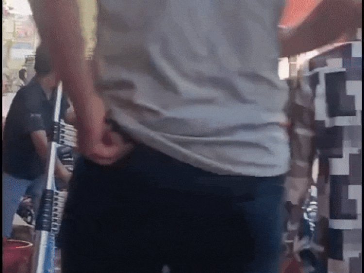 गुना में चाय की दुकान पर दो गुटों में मारपीट:लाठियों, लुहांगी से एक गुट पर किया हमला; VIDEO वायरल