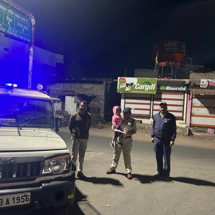 हरदा में 24 लाख रुपए की अवैध शराब पकड़ाई:डाक पार्सल ट्रक से हो रही थी तस्करी; बच्ची को गोद में लेकर पेट्रोलिंग कर रही थीं SDOP