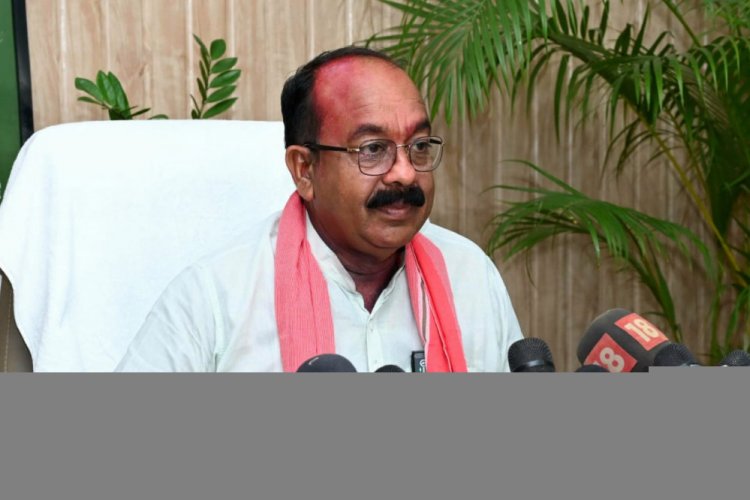 ट्रेन की चपेट में आने से अज्ञात युवक की मौत:अशोकनगर-रातीखेड़ा स्टेशन के बीच हुई घटना; अब तक नहीं हुई मृतक की पहचान