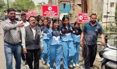 भोपाल में शराब दुकान के विरोध में सुंदरकांड:सेमरा में भी प्रदर्शन; स्कूली बच्चे-महिलाएं भी मैदान में उतरे