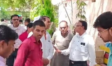 शाजापुर में लगा पुस्तक मेला:महारानी लक्ष्मीबाई विद्यालय में रियायती दर पर किताबें और यूनिफॉर्म उपलब्ध