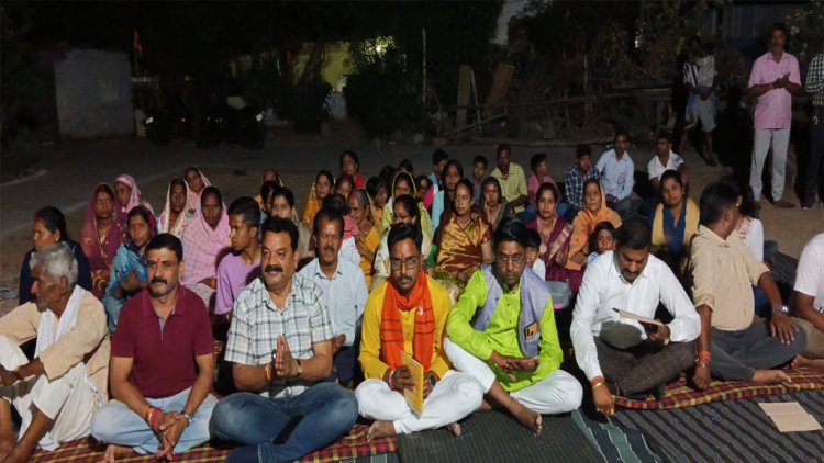 मां के जगराता मैं भजन कीर्तन का आयोजन