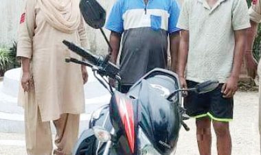 बाइक चोरी, 2 आरोपी बंदी