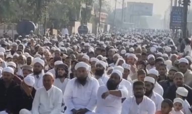 ईद की नमाज अदा कर मांगी खुशहाली की दुआ:सागर में ईदगाह पर जगह कम पड़ी तो सड़क पर बैठे नमाजी; सुरक्षा में तैनात रही पुलिस