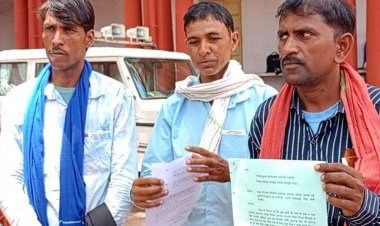 खेत तालाब के 3 लाख में से 2-लाख का गबन:किसान ने कलेक्टर से कहा- सचिव, सरपंच और इंजीनियर ने मिलकर किया घोटाला