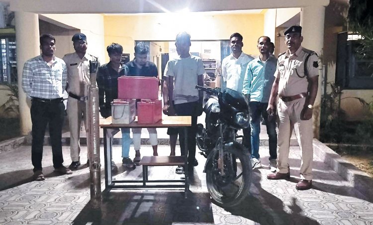 चोरी के 4 आरोपी गिरफ्तार